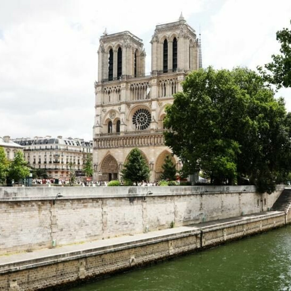 Turisttrafikken til Paris har tatt seg opp igjen, til tross for flere terrorangrep. Her Notre-Dame-katedralen. Foto: Erik Johansen / NTB scanpix