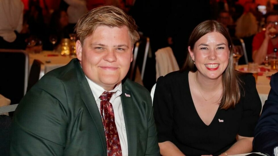 Gaute Børstad Skjervø t.v. og Astrid Willa Eide Hoem på Arbeiderpartiets valgvake i Folkets Hus i Oslo i 2021. Gaute Børstad Skjervø t.v. og Astrid Willa Eide Hoem på Arbeiderpartiets valgvake i Folkets Hus i Oslo i 2021. Foto: Javad Parsa / NTB