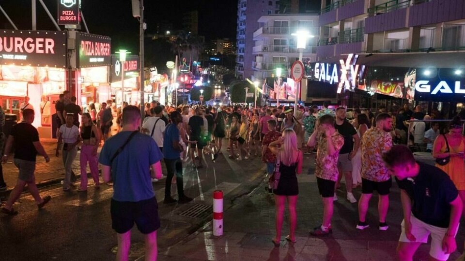 Turister i Calvia på Magaluf. Illustrasjonsfoto: Jaime Reina / AFP / NTB