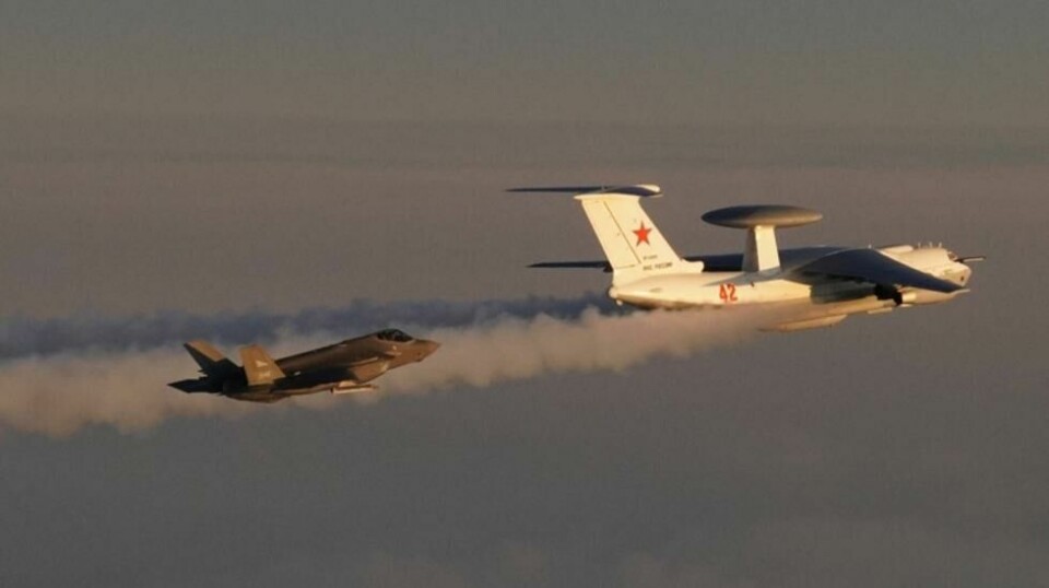 En norsk F-35 identifiserer et russisk kommando- og kontrollfly.