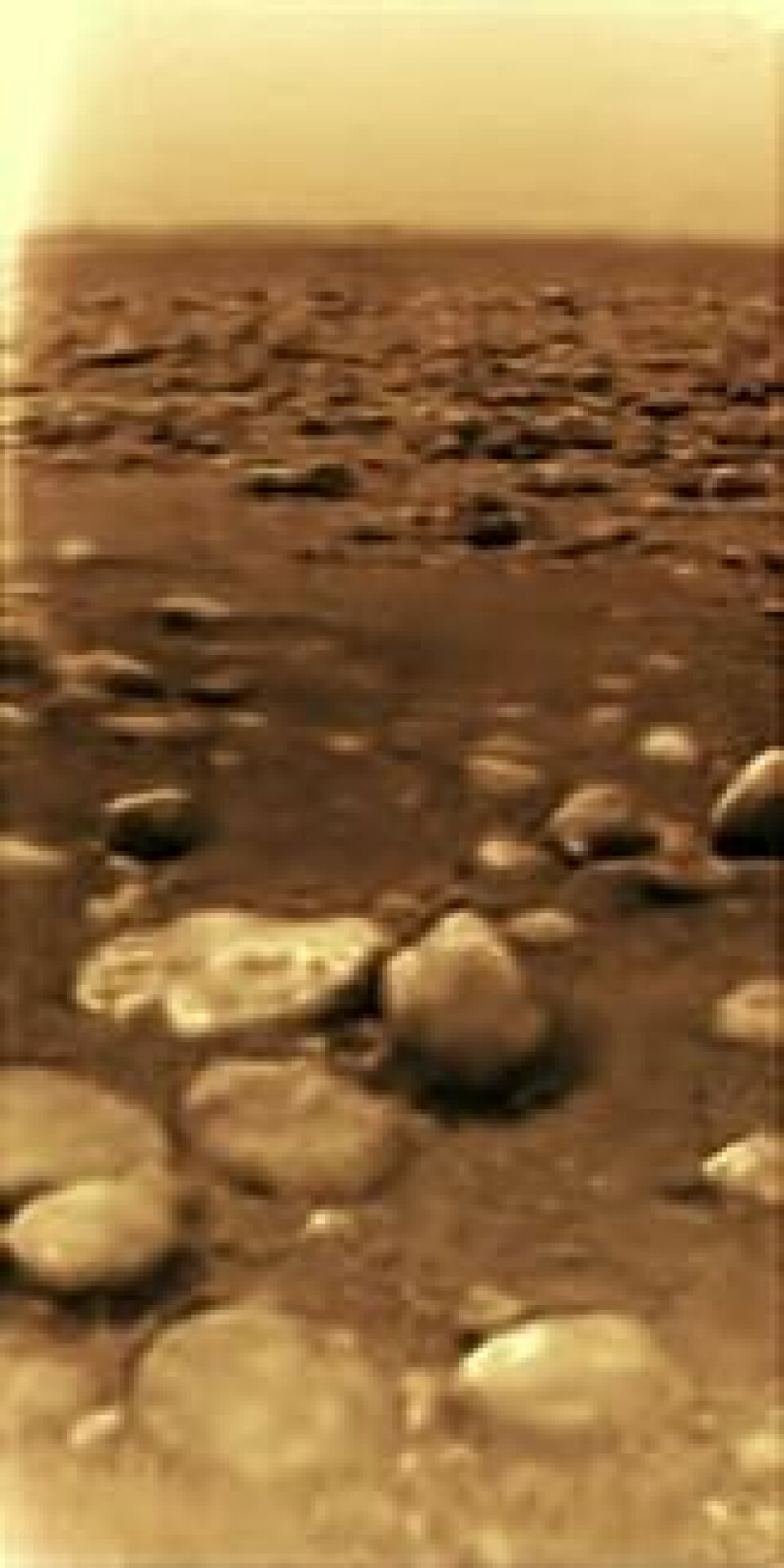 Et av de få bildene som finnes fra Titans overflate. Et av de få bildene som finnes fra Titans overflate. Foto: Nasa/JPL