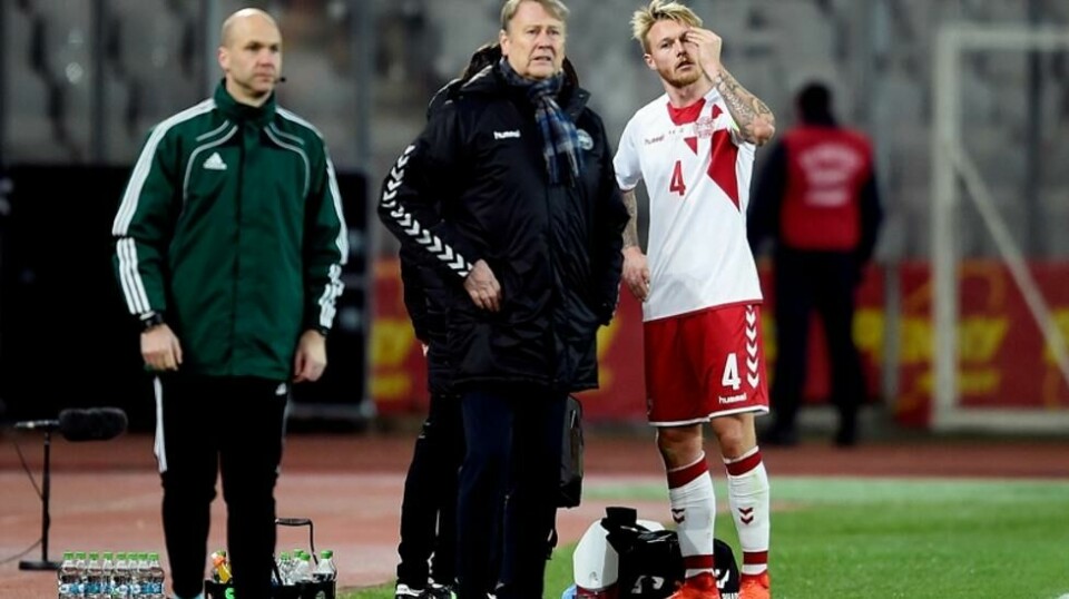 Simon Kjær sammen med danskenes daværende landslagssjef Åge Hareide i 2017.