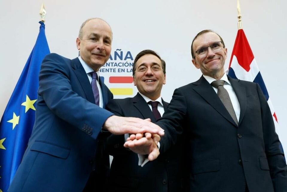 Norges utenriksminister Espen Barth Eide (t.h.) sammen med Spanias utenriksminister Jose Manuel Albares Bueno og Irlands utenriksminister Micheal Martin. Norges utenriksminister Espen Barth Eide (t.h.) sammen med Spanias utenriksminister Jose Manuel Albares Bueno og Irlands utenriksminister Micheal Martin. Foto: Geert Vanden Wijngaert / AP / NTB