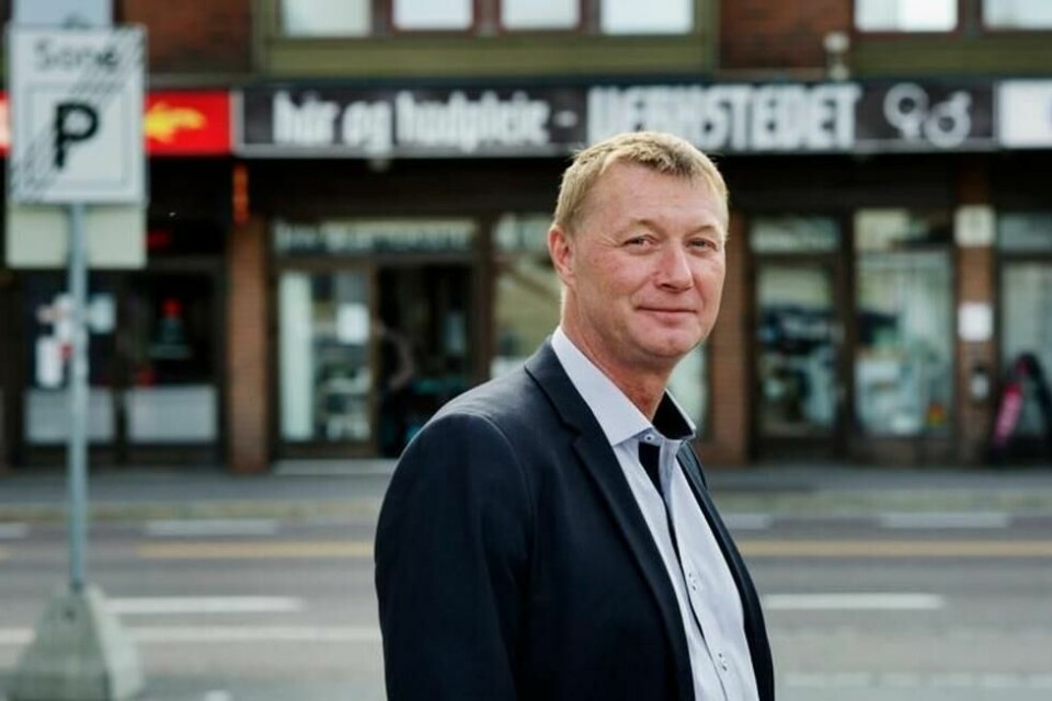 Ikke gå av som 60-åring. For de aller fleste blir det kjipt og dyrt, råder daglig leder Asbjørn Erdal i Duvi Pensjon. Ikke gå av som 60-åring. For de aller fleste blir det kjipt og dyrt, råder daglig leder Asbjørn Erdal i Duvi Pensjon. Foto: Eivind Yggeseth