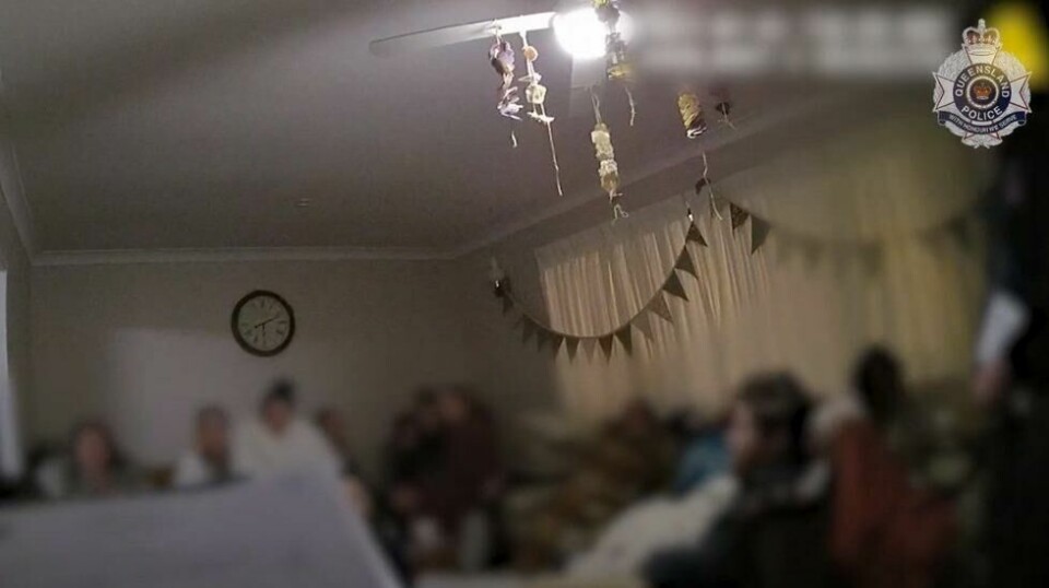 12 medlemmer av en religiøs gruppe er siktet for drapet på en åtte år gammel jente