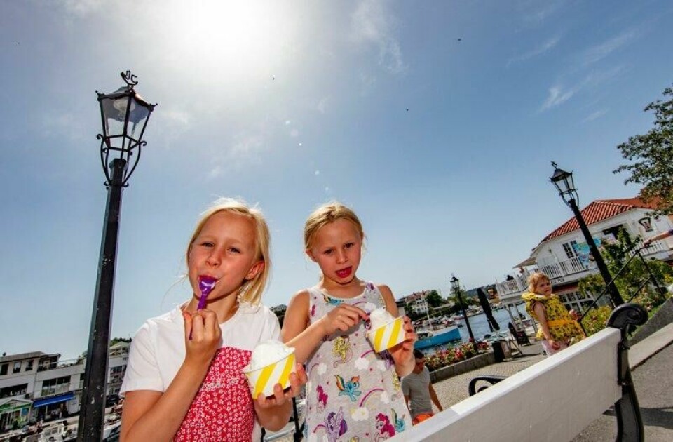 Sommeren kommer nok ikke helt ennå - men med temperaturer opp mot 20 grader kan en is være på sin plass! Illusttrasjonsfoto: Geir Olsen / NTB