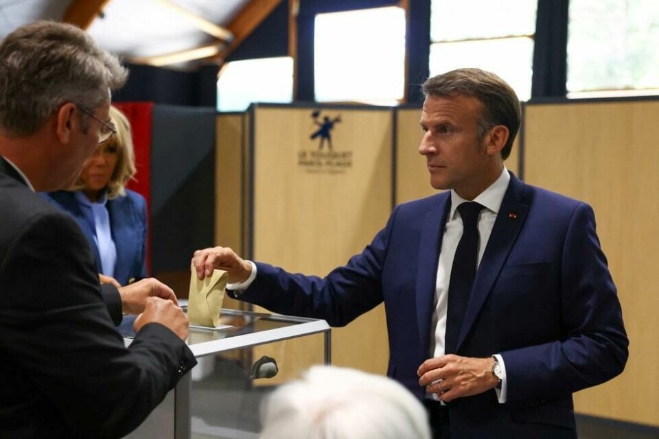 Emmanuel Macron varslet søndag nyvalg i Frankrike. Emmanuel Macron varslet søndag nyvalg i Frankrike. Foto: Hannah Mckay / AP / NTB