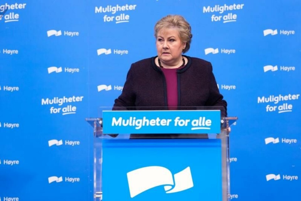 Høyre-leder Erna Solberg er bekymret over at partiene i det rødgrønne samarbeidet ikke ser ut til å klare å samarbeide om forholdet til EU.