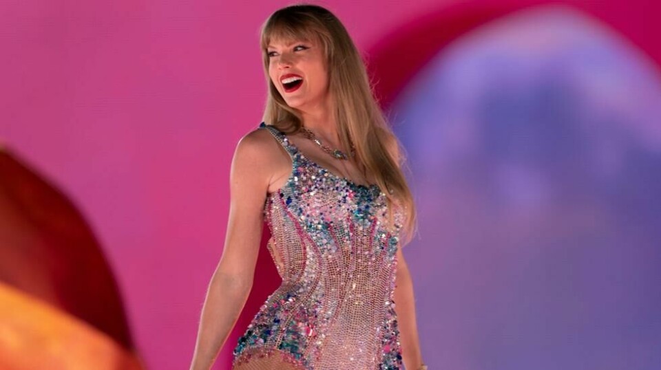 Taylor Swift kommer til Sverige til våren, og spiller tre konserter av The Eras Tour i Stockholm i mai.
