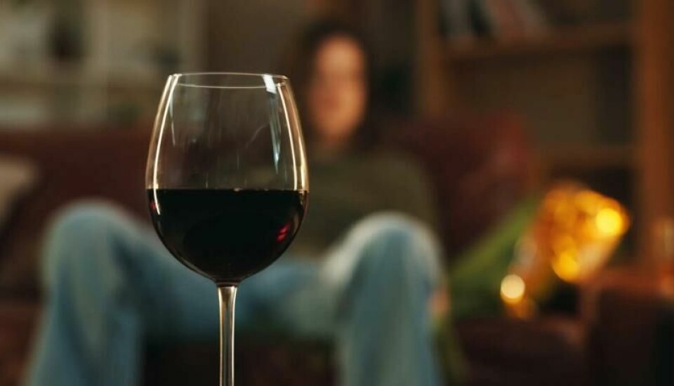 Hvorfor får noen problemer med alkohol? Ny forskning antyder at slankemedisin både kan hjelpe mot alkoholbrukslidelse og kaste lys over noen av mekanismene bak rusmiddelavhengighet.