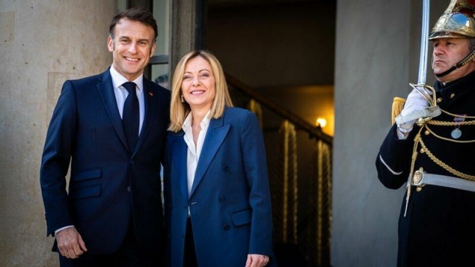 Frankrikes president Emmanuel Macron tar imot Italias statsminister Giorgia Meloni før toppmøtet i Paris torsdag, der temaet var krigen i Ukraina og sikkerhetssituasjonen i Europa.