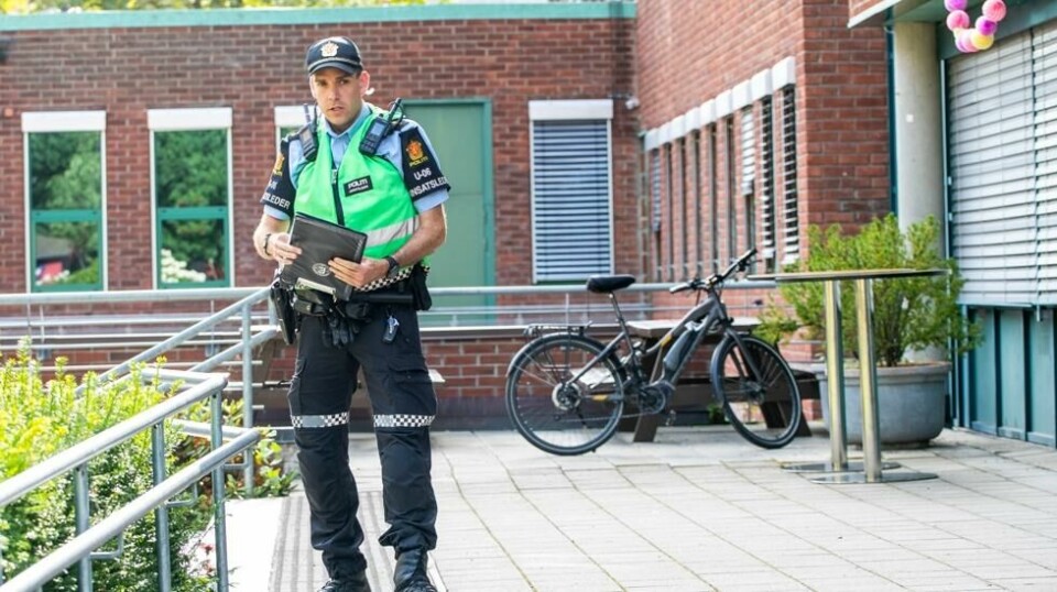 Innsatsleder Kristian Bjørberg i politiet etter at en person ble lettere skadet og én person ble alvorlig skadet i en voldshendelse med kniv i en bygning tilhørende UiO på Majorstuen i fjor. Foto: Frederik Ringnes / NTB