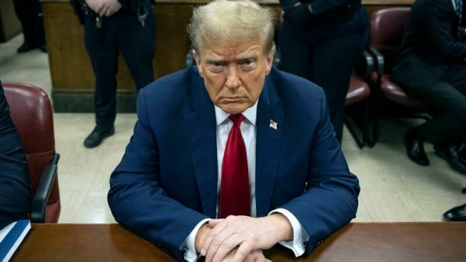 USAs påtroppende president Donald Trump har gjentatte ganger hevdet at rettsprosessene mot ham er politiske angrep. Han vil ikke at dommen i hysjpengesaken skal leses opp på fredag.