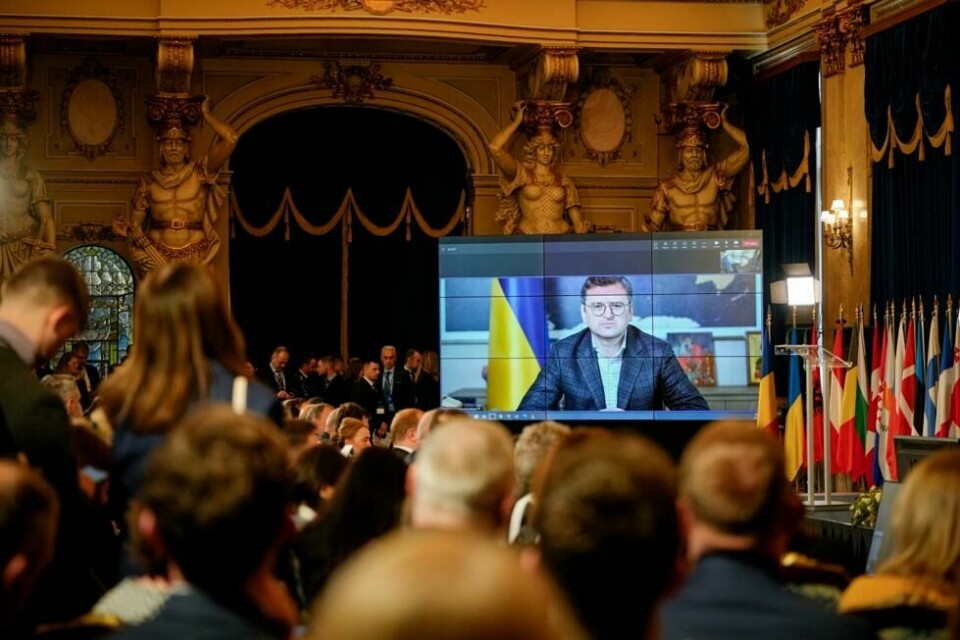 Ukrainas utenriksminister Dmytro Kuleba talte til Svartehavskonferansen i Bucuresti fra videolink torsdag. Ukrainas utenriksminister Dmytro Kuleba talte til Svartehavskonferansen i Bucuresti fra videolink torsdag. Foto: Andreea Alexandru / AP