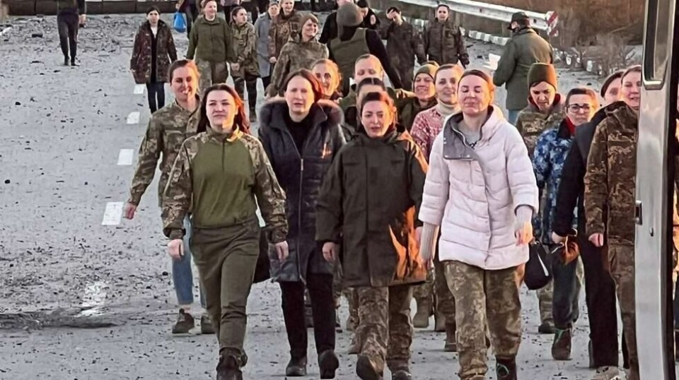 108 ukrainske kvinner, mange av dem soldater, ble frigjort av russiske styrker under en fangeutveksling 18. oktober.
