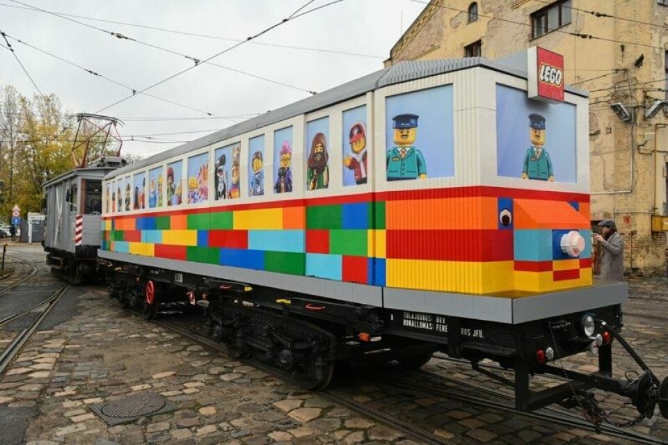 Lego gjør det bra i blant annet Ungarn, Mexico og Vietnam. Her er en legotrikk på vanlige skinner i Budapest som ble lansert i november i fjor.