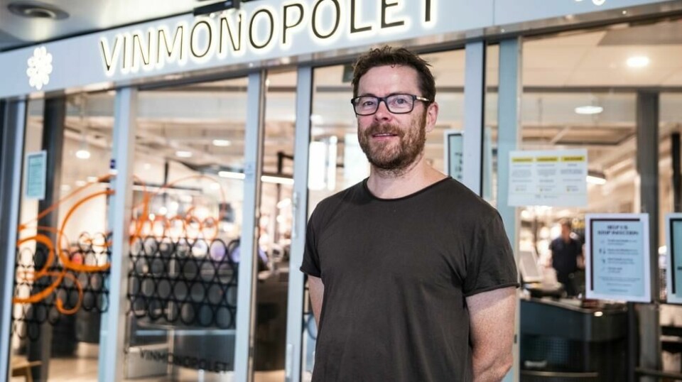 Vinmonopolet selger alltid mer når det blir varmere i været og «nordmenn henter fram sin indre søreuropeer», ifølge kommunikasjonssjef Jens Nordahl i Vinmonopolet. Foto: Trond Reidar Teigen / NTB