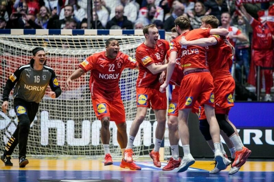 Danmark kunne nok en gang slippe gulljubelen løs i håndball-VM. Søndag ble Kroatia slått klart på Fornebu.
