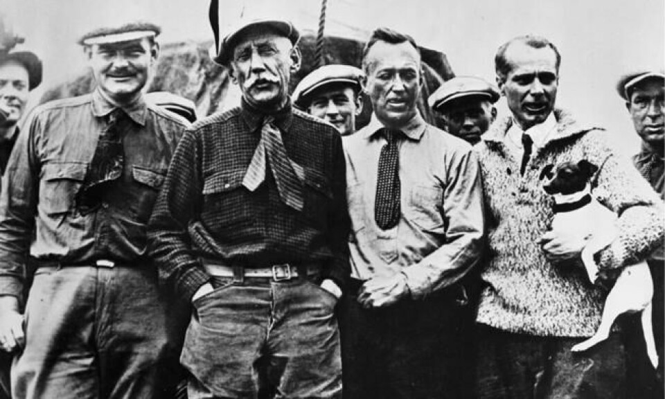 Ekspedisjonen ble organisert av Norsk Luftseiladsforening. Fra venstre: Hjalmar Riiser-Larsen, Roald Amundsen, Lincoln Ellsworth og Nobile. Bildet er tatt i Seattle. Foto: NTB Scanpix Ekspedisjonen ble organisert av Norsk Luftseiladsforening. Fra venstre: Hjalmar Riiser-Larsen, Roald Amundsen, Lincoln Ellsworth og Nobile. Bildet er tatt i Seattle. Foto: NTB Scanpix