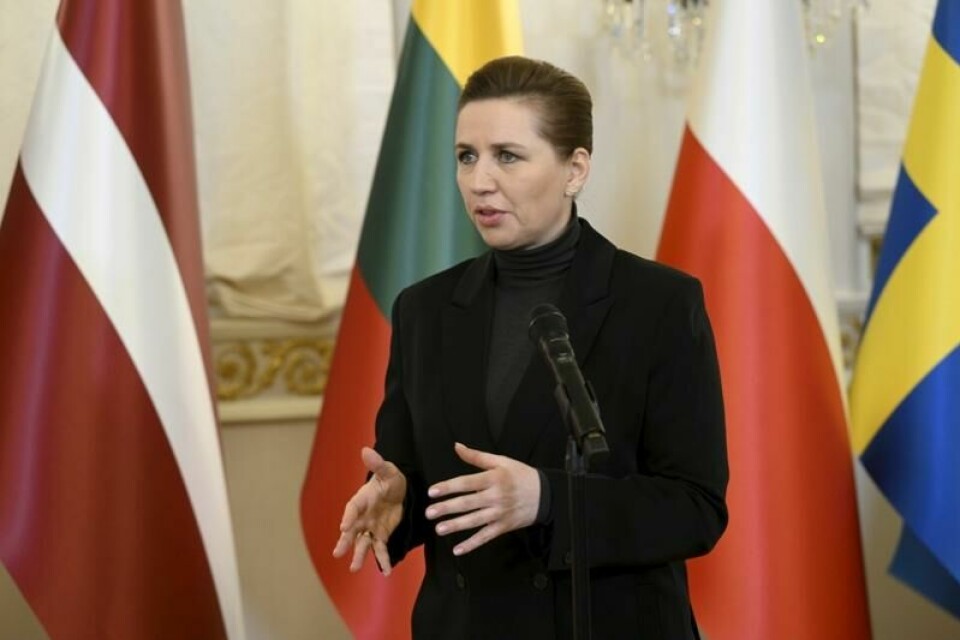 Danmarks statsminister Mette Frederiksen sier det ikke er alt regjeringen kan si om Grønland-situasjonen.