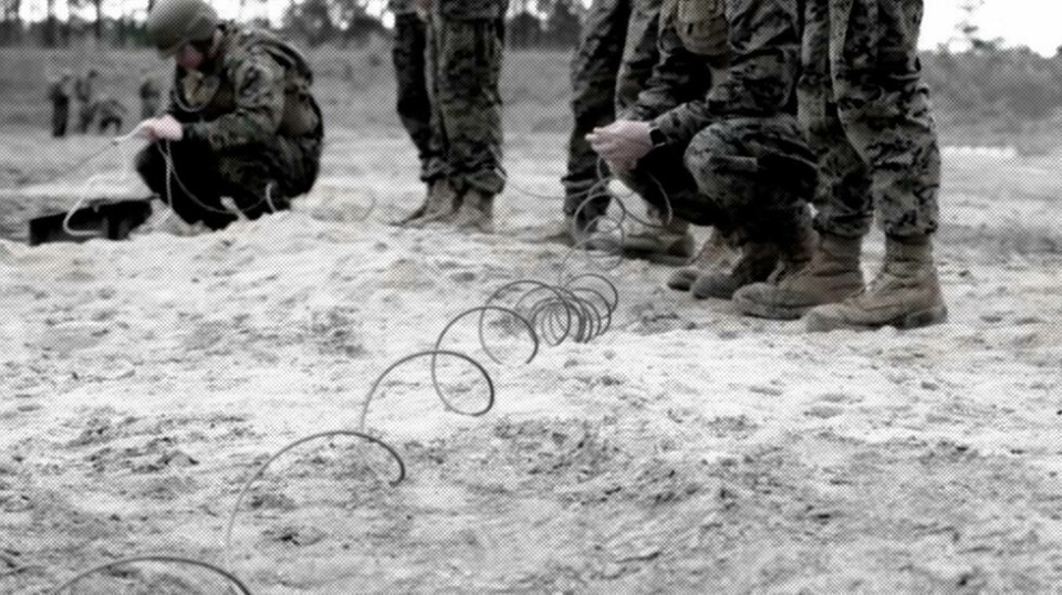 Fotoillustrasjon: Marinesoldater som trener med C4 eksplosiver ved Marine Corps Engineer School ved Camp Lejeune i Jacksonville, North Carolina, hvor en sersjant stjal 6 kilo eksplosiver fordi han var redd for at en borgerkrig skulle bryte ut.