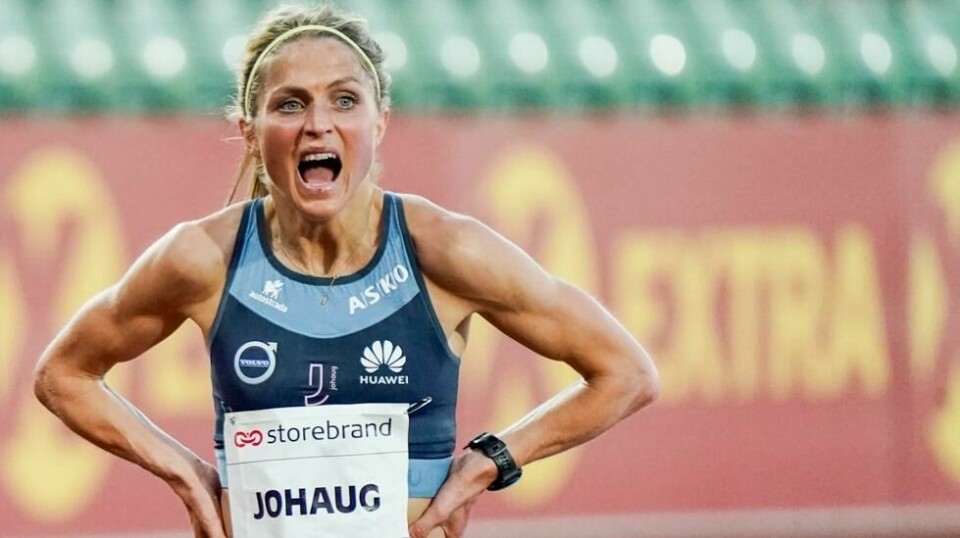 Therese Johaug avbildet etter 10.000-meteren under Impossible Games på Bislett stadion i 2020. Foto: Lise Åserud / NTB
