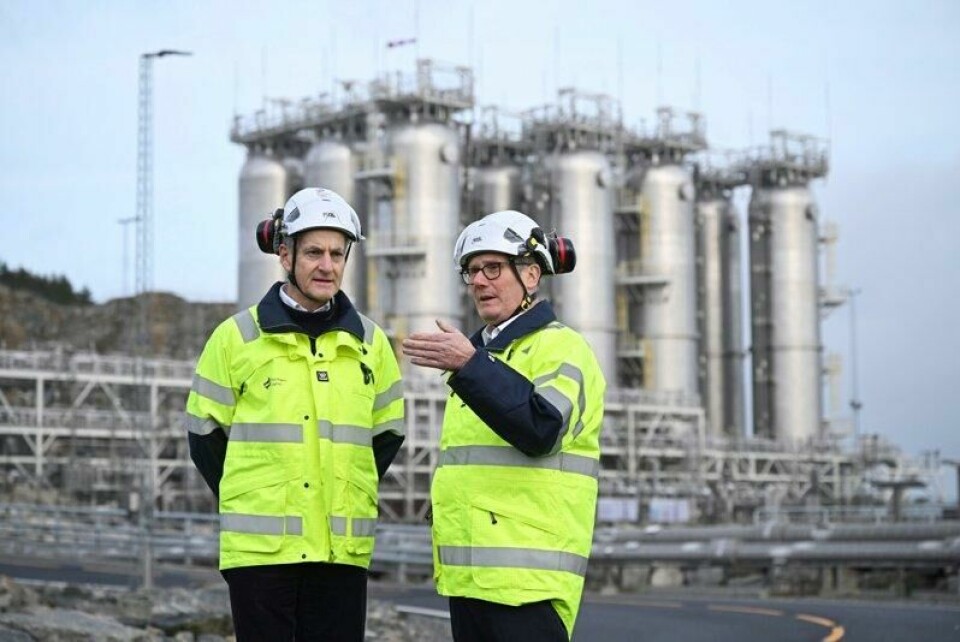 Regjeringen har stolt vist fram karbonlagringsprosjektet Northern Lights for europeiske politikere. Det kan ha bidratt til EUs iver etter å satse på CO2-lagring, mener kjennere. Her er statsminister Jonas Gahr Støre med Storbritannias statsminister Keir Starmer.