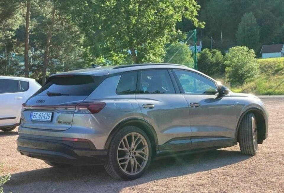 Illustrasjonsfoto: Audi Q4 er en eksklusiv og relativt dyr bil. Svindelforsøket ble også dyrt for kunden. Illustrasjonsfoto: Audi Q4 er en eksklusiv og relativt dyr bil. Svindelforsøket ble også dyrt for kunden. Foto: Frank Williksen / Broom