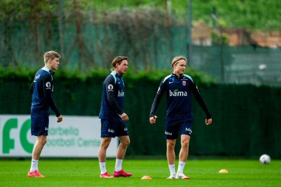 Patrick Berg (midten) har sterk tro på mer Bodø/Glimt-jubel i Europa. Her sammen med Jens Petter Hauge (t.v.) og Andreas Schjelderup på Norge-trening i Marbella.