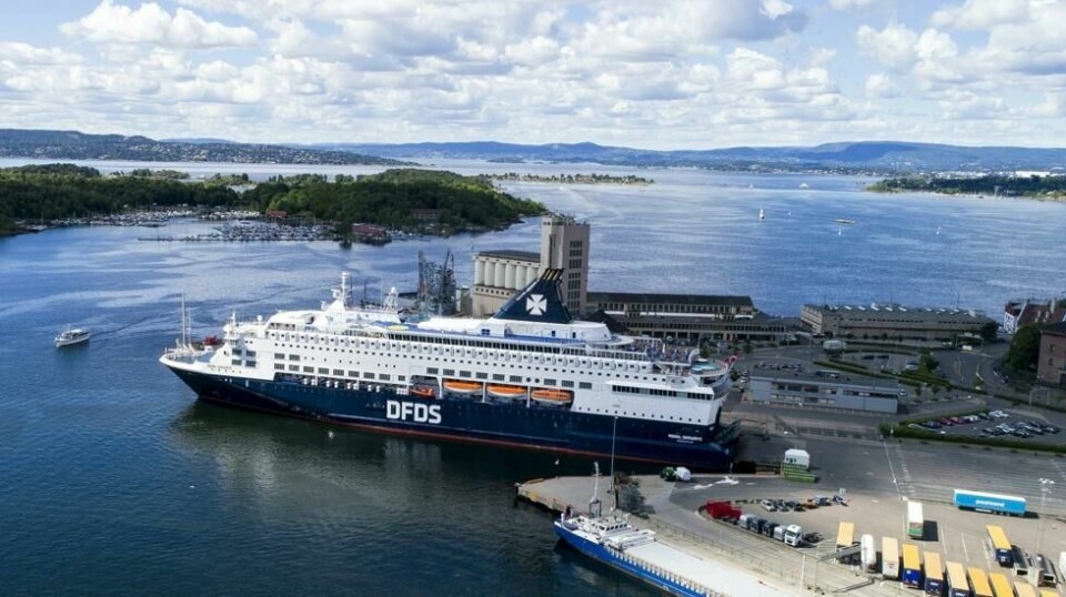 Årlig tar rundt 775.000 passasjerer fergeturen mellom Oslo og København, som har blitt DFDS sin største passasjerrute med overnatting. Her ligger Pearl Seaways ved kai. Foto: Tore Meek / NTB scanpix.