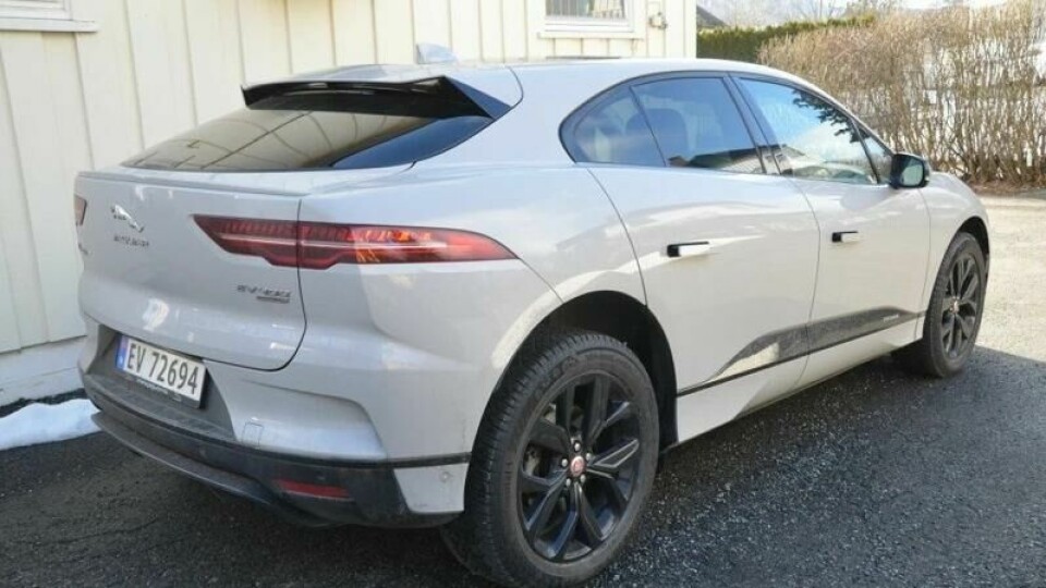 Jaguar har byttet batteripakke på et betydelig antall av sin I-Pace. De har også kjøpt tilbake biler fra eierne, på grunn av problemer med å få tak i nye batteripakker. Jaguar har byttet batteripakke på et betydelig antall av sin I-Pace. De har også kjøpt tilbake biler fra eierne, på grunn av problemer med å få tak i nye batteripakker. Foto: Broom