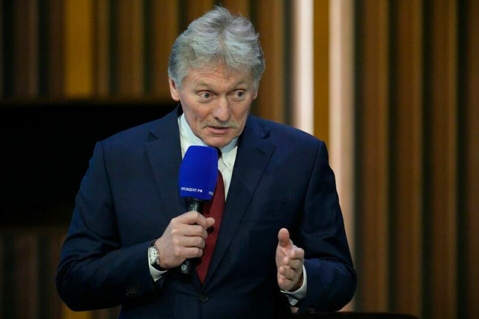 Dmitrij Peskov sier Russland venter på mer informasjon om det amerikanske våpenhvileforslaget Ukraina har akseptert.