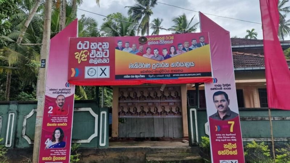 Valgkamp foran parlamentsvalget i Sri Lanka 14. november, for den nyvalgte president Anura Kumaya Dissanayakes allianse National People's Power, på bygda ved Induruwa. Valgkamp foran parlamentsvalget i Sri Lanka 14. november, for den nyvalgte president Anura Kumaya Dissanayakes allianse National People's Power, på bygda ved Induruwa. Foto: Thomas Vermes