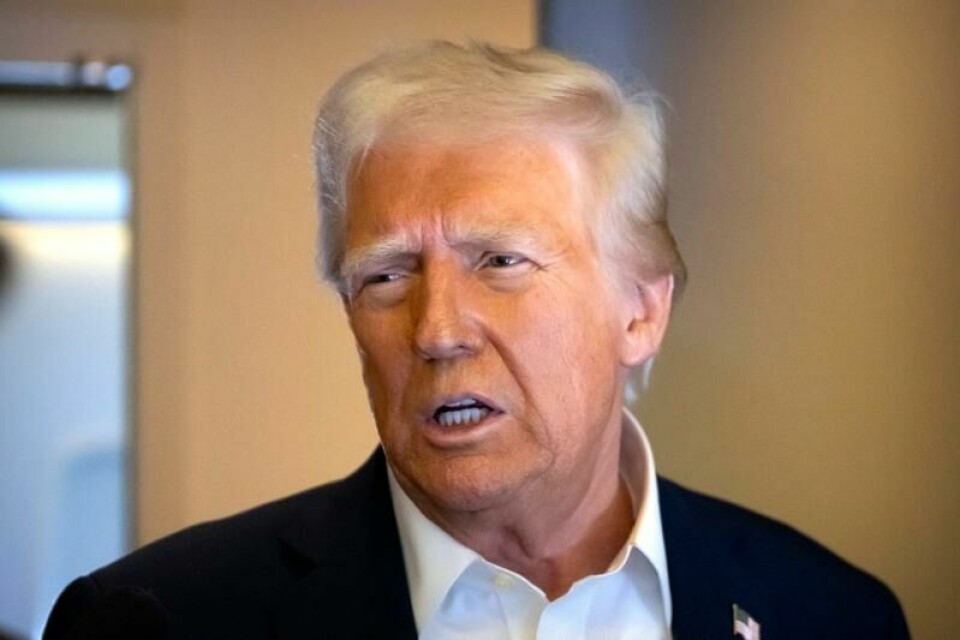 USAs president Donald Trump lover straffetiltak mot Colombia etter at landets president nektet amerikanske deporteringsfly å lande.