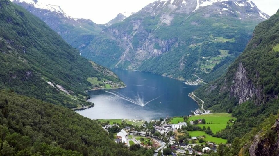 Et sjøfly får tillatelse til å lande i Geiranger i forbindelse med prinsessebryllupet 31. august. Arkivfoto: Marianne Løvland / NTB