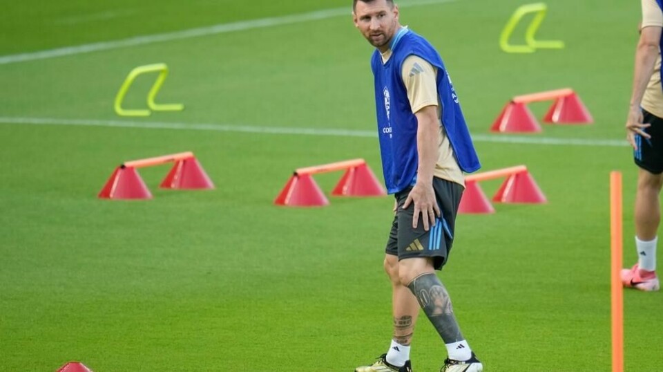 Lionel Messi kan gå glipp av kampen mot Ecuador til tross for at han er tilbake i trening. Foto: Julio Cortez / AP / NTB