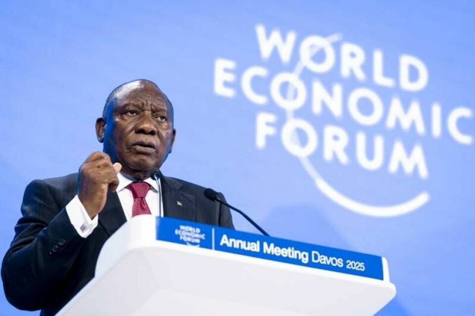 Sør-Afrikas president Cyril Ramaphosa ønsker Ukrainas president Volodymyr Zelenskyj velkommen til Sør-Afrika om en måned.