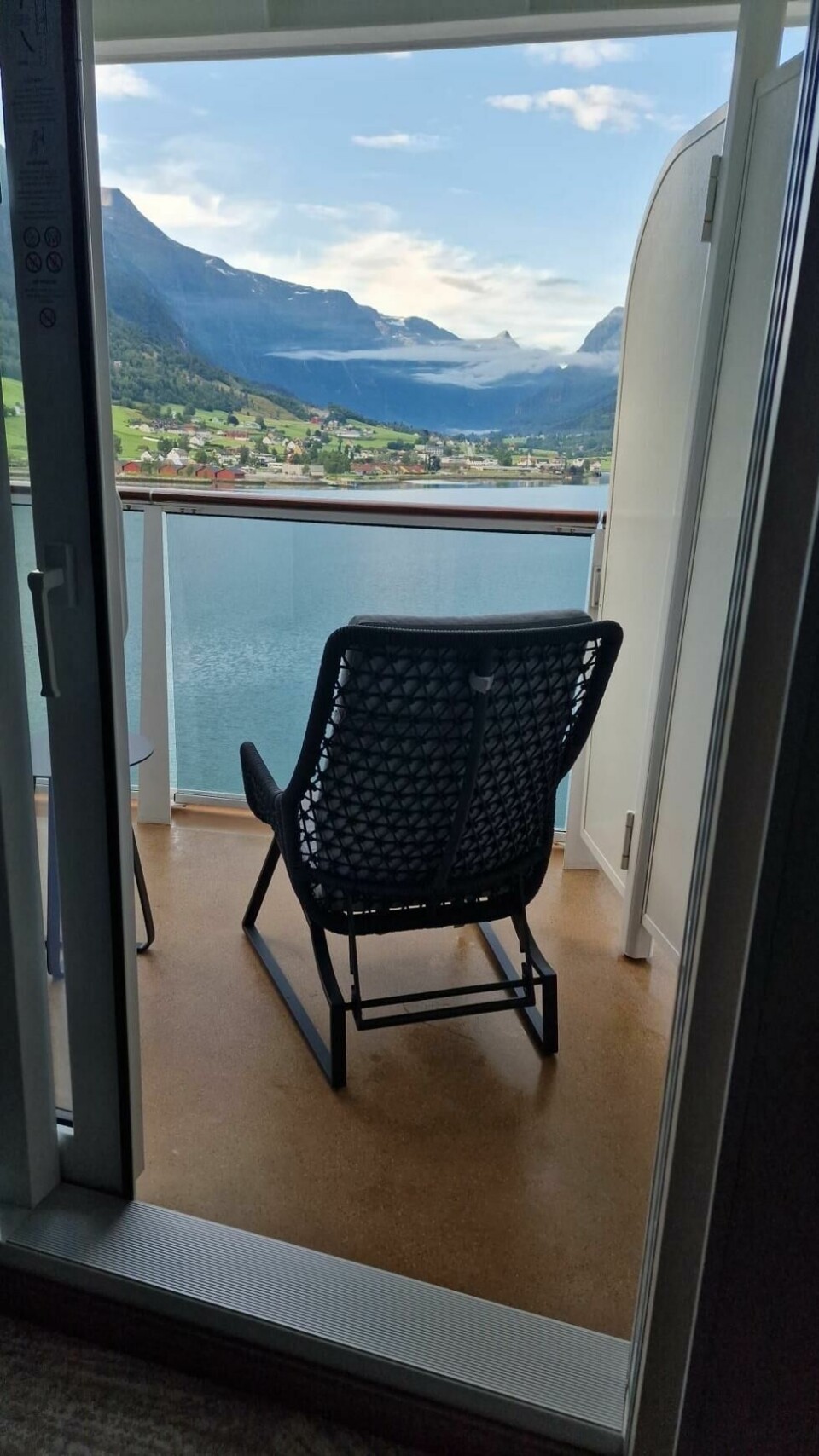 Cruise kan være som et naturprogram fra Norge i sakte film - om her på Norwegian Prima i Olden, Nordfjord. Cruise kan være som et naturprogram fra Norge i sakte film - om her på Norwegian Prima i Olden, Nordfjord. Foto: Kevin Bubolz / Norwegian Cruise Line