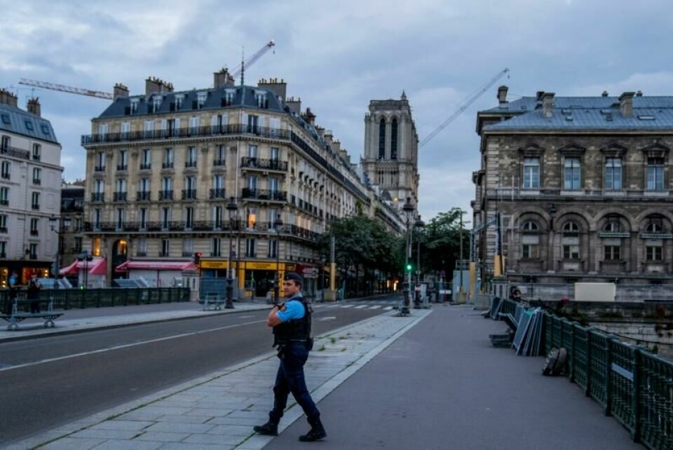 Paris føyer seg inn i rekken av storbyer og reisemål som strammer inn reglene for korttidsutleie – blant annet via tjenester som Airbnb – i håp om å dempe boligmangelen for dem som faktisk bor i byen. Illustrasjonsfoto: Fredrik Varfjell / NTB