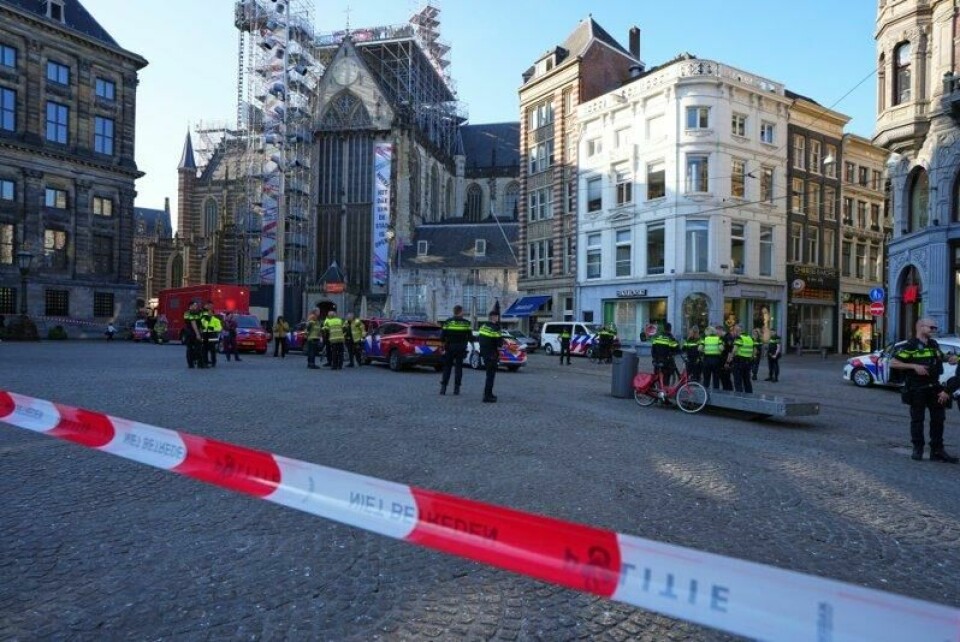 Dam-plassen er et knutepunkt i Amsterdam.