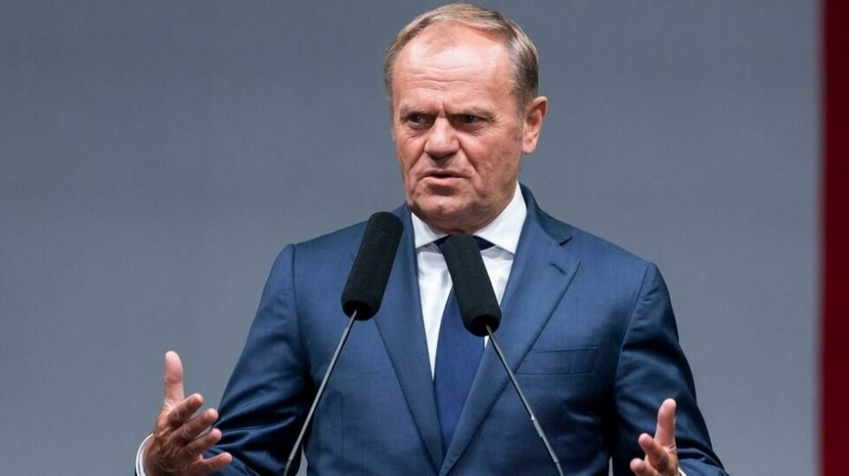 Polens statsminister Donald Tusk skal tirsdag legge fram regjeringens nye innvandringspolitikk. Der tas det til orde for midlertidig stans i retten til å søke asyl. Arkivfoto: Wojciech Strozyk / AP / NTB