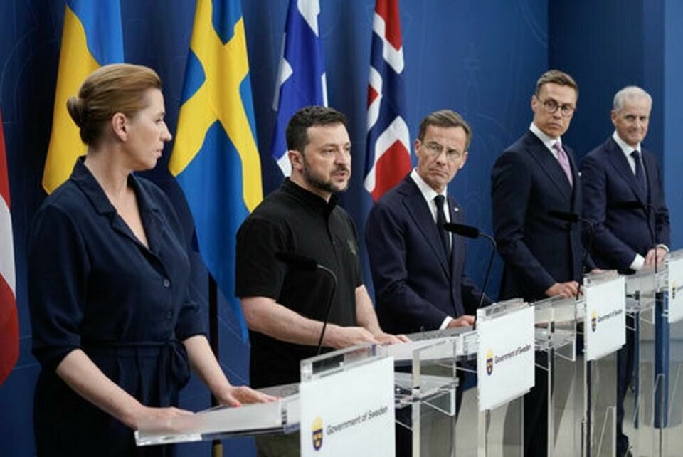 F.v. Danmarks statsminister Mette Frederiksen, Ukrainas president Volodymyr Zelenskyj, Sveriges statsminister Ulf Kristersson, Finlands president Alexander Stubb og statsminister Jonas Gahr Støre på det nordiske toppmøtet i Stockholm fredag. Foto: Ole Berg-Rusten / NTB / POOL F.v. Danmarks statsminister Mette Frederiksen, Ukrainas president Volodymyr Zelenskyj, Sveriges statsminister Ulf Kristersson, Finlands president Alexander Stubb og statsminister Jonas Gahr Støre på det nordiske toppmøtet i Stockholm fredag. Foto: Ole Berg-Rusten / NTB / POOL