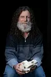 Robert Sapolsky (66) har studert mennesker og andre primater i over fire tiår og konkludert med at vi ikke har noe fri vilje. Foto: Cmichel67, CC BY-SA 4.0 , via Wikimedia Commons