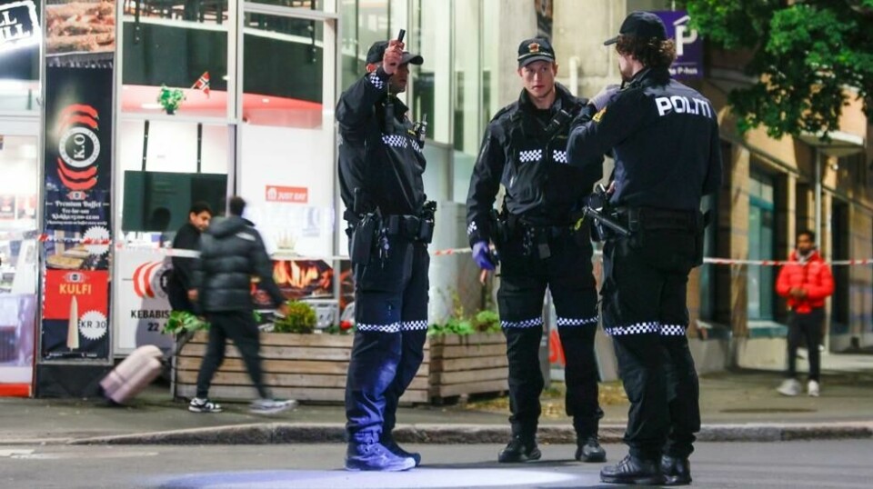Politiet undersøker et område på Grønland i Oslo i forbindelse med en voldsepisode i fjor.