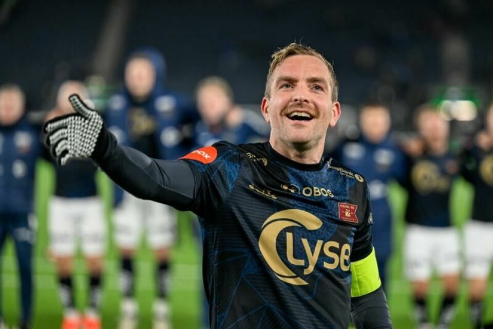 Kristoffer Løkberg fikk ta et flott farvel med hjemmesupporterne til Viking lørdag.
