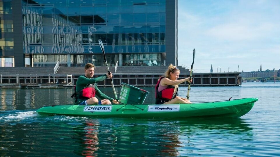 Du kan også leie kajakk gratis, hvis du plukker opp søppel som flyter i havnebassenget. Foto:VisitCopenhagen Du kan også leie kajakk gratis, hvis du plukker opp søppel som flyter i havnebassenget. Foto:VisitCopenhagen