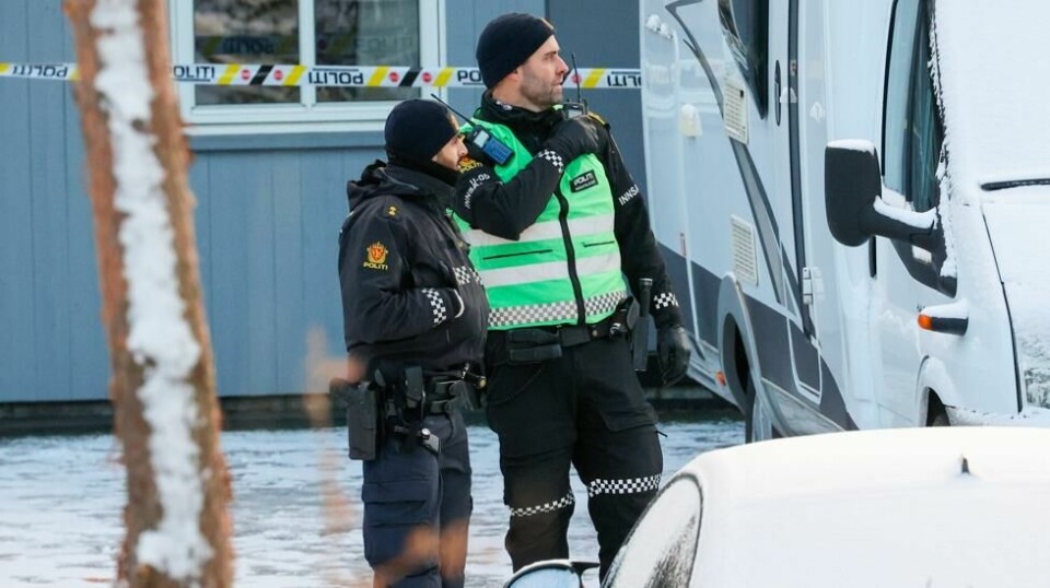 Politiet på stedet der 39-åringen ble funnet død for vel et år siden. Foto: Tor Erik Schrøder / NTB