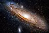 Andromeda-galaksen slik den kan sees med teleskop fra jorden i dag. Den er på vei mot oss i en rasende fart, mer enn 100 kilometer i sekundet. Men den er veldig langt unna. (Foto: David Dayag/CC BY-SA 4.0 https://creativecommons.org/licenses/by-sa/4.0/ )