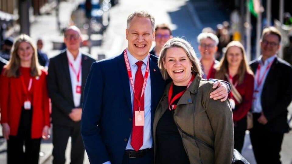 Samferdselsminister Jon-Ivar Nygård og Marte Mjøs Persen da han informerte om den storstilte utbyggingen for vei og tog mellom Arna og Stanghelle.