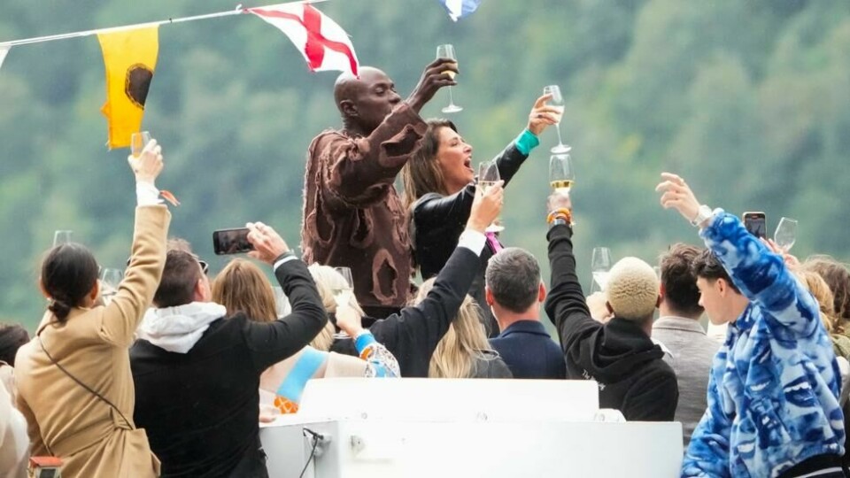 Prinsesse Märtha Louise og Durek Verrett og gjester på vei til bryllupsfeiring i Geiranger. Lørdag gifter Märtha Louise og Durek Verrett seg på Hotel Union i Geiranger. Prinsesse Märtha Louise og Durek Verrett og gjester på vei til bryllupsfeiring i Geiranger. Lørdag gifter Märtha Louise og Durek Verrett seg på Hotel Union i Geiranger. Foto: Heiko Junge / NTB